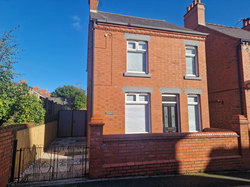 3 bedroom detached house for sale in Peter Street, Rhosllanerchrugog