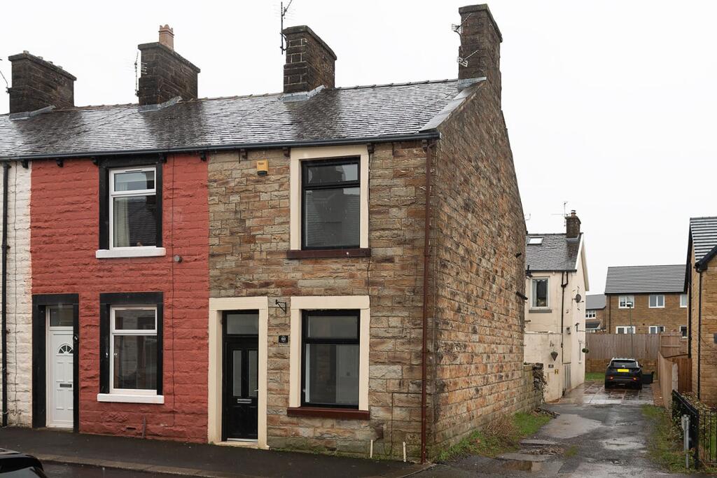 2 bedroom terraced house for sale in Scott Street, Burnley, Lancashire