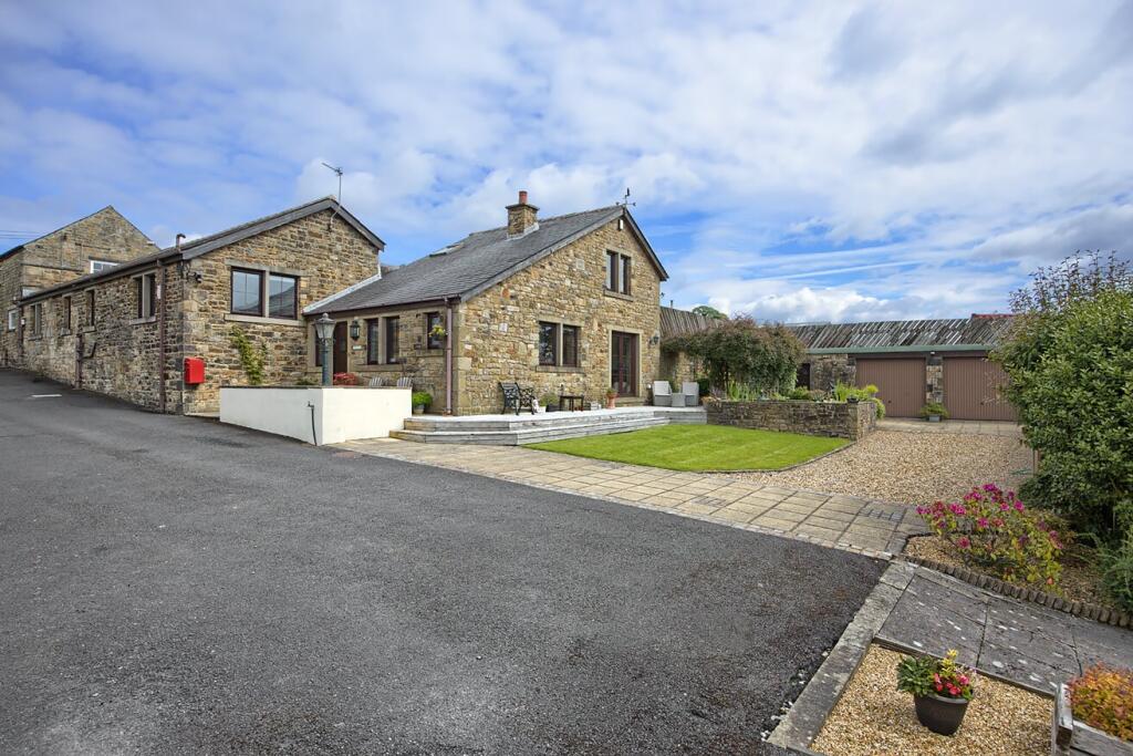 Additional property image - Green Top, New Laund Farm, Greenhead Lane, Fence, Lancashire, BB12