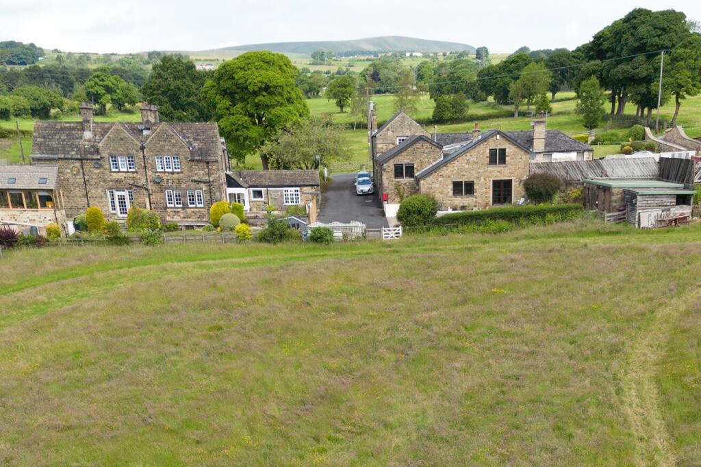Additional property image - Green Top, New Laund Farm, Greenhead Lane, Fence, Lancashire, BB12