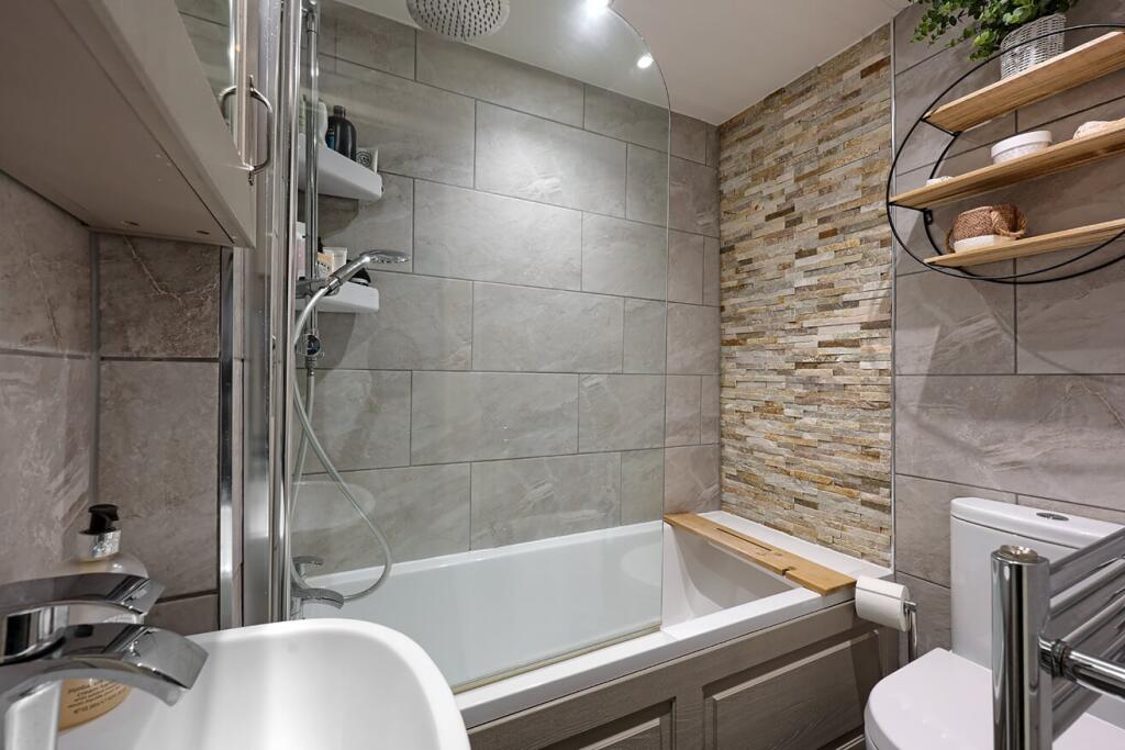 Additional property image - Wheatley Lane Road, Fence, Lancashire, BB12
