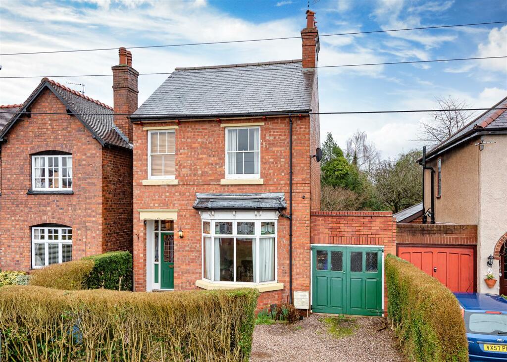 3 bedroom detached house for sale in 29 Walk Lane, Wombourne, WV5