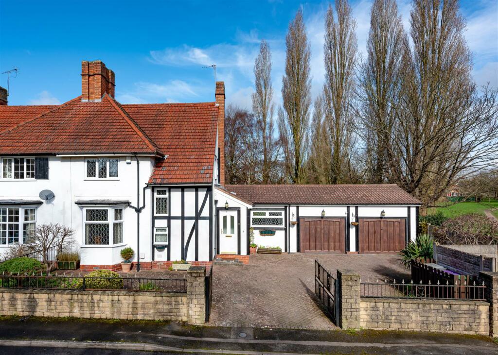 3 bedroom semidetached house for sale in 9 Myrtle Grove, Bradmore