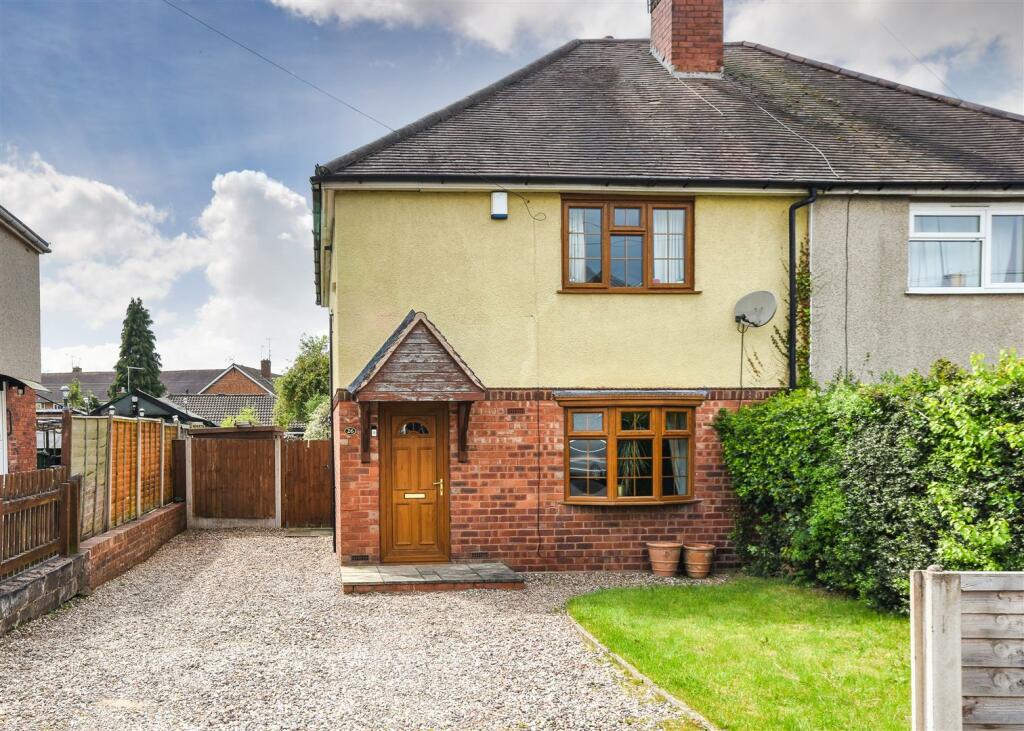 3 bedroom semidetached house for sale in Redhill Avenue, Wombourne