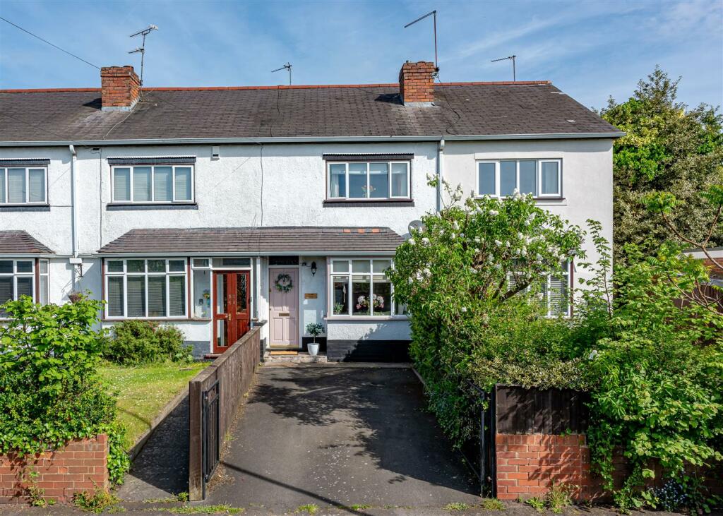 2 bedroom terraced house for sale in Planks Lane, Wombourne