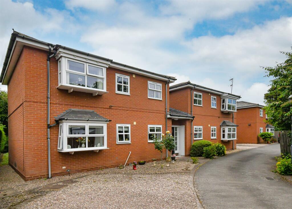 2 bedroom flat for sale in 11 Maypole Court, Gravel Hill, Wombourne