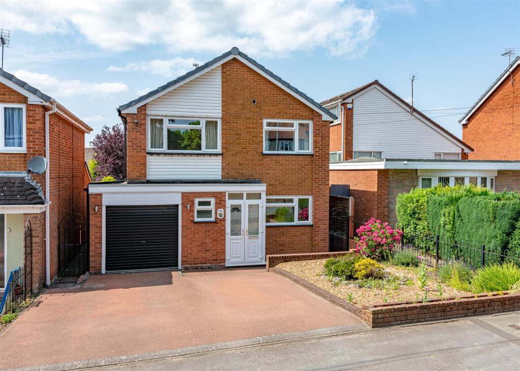 Main image of property: 209 Common Road, Wombourne, Wolverhampton