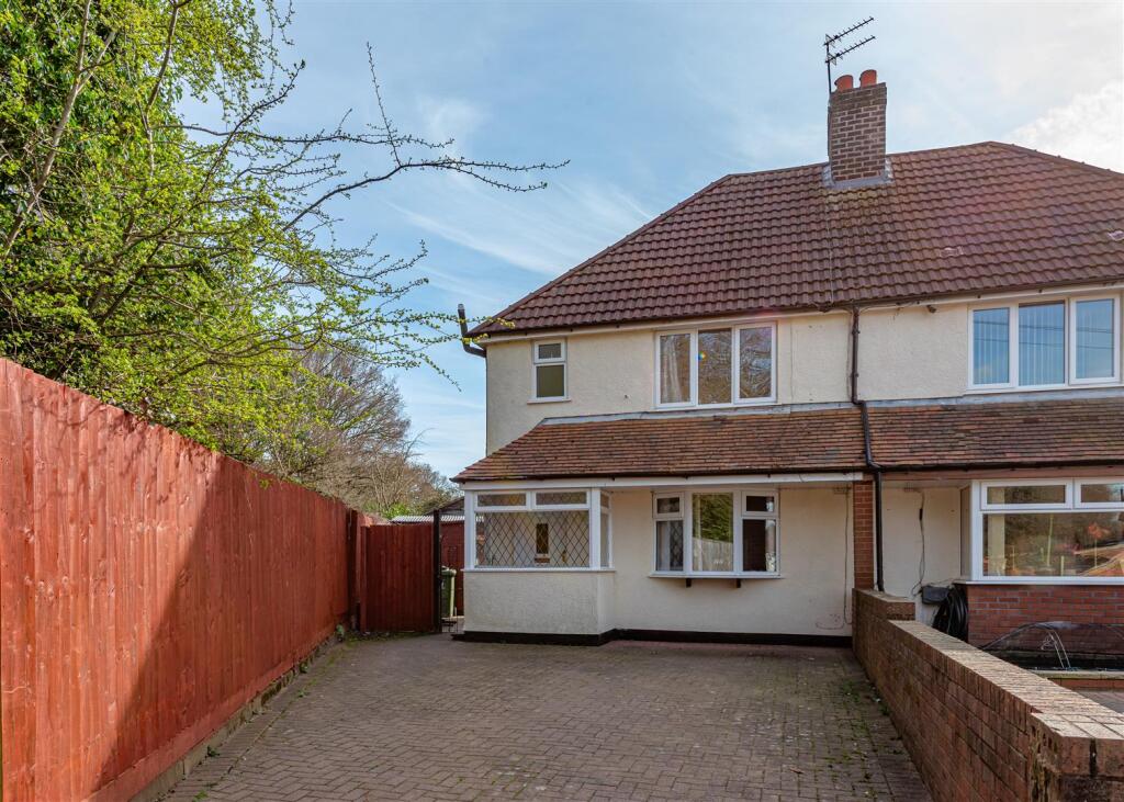 Main image of property: 36 Park Avenue, Wombourne, Wolverhampton