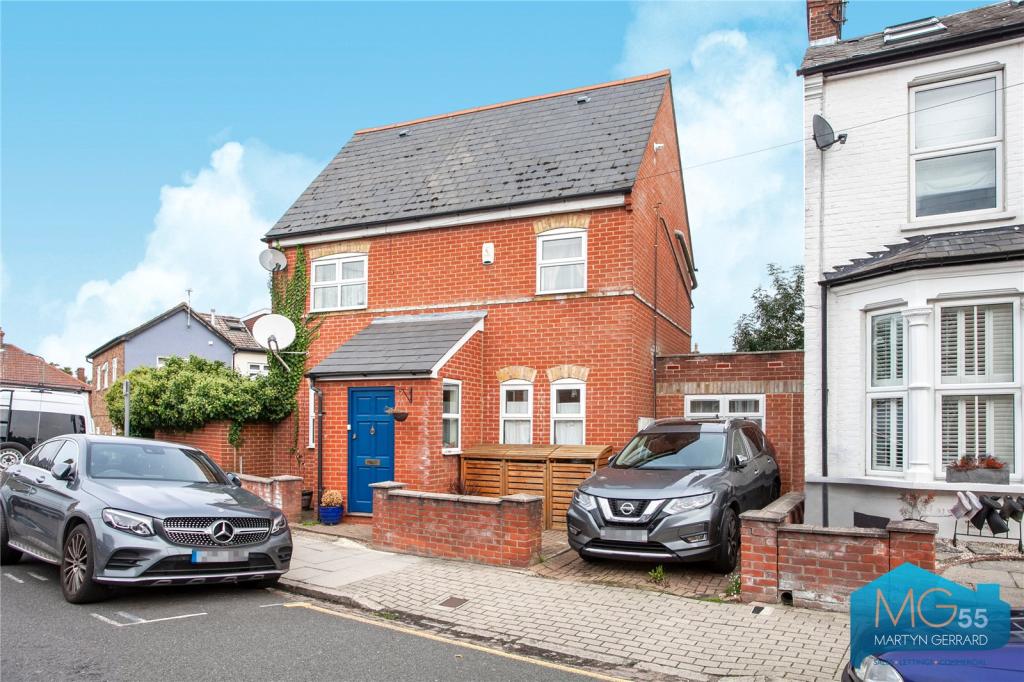 3 bedroom detached house for sale in Carnarvon Road,