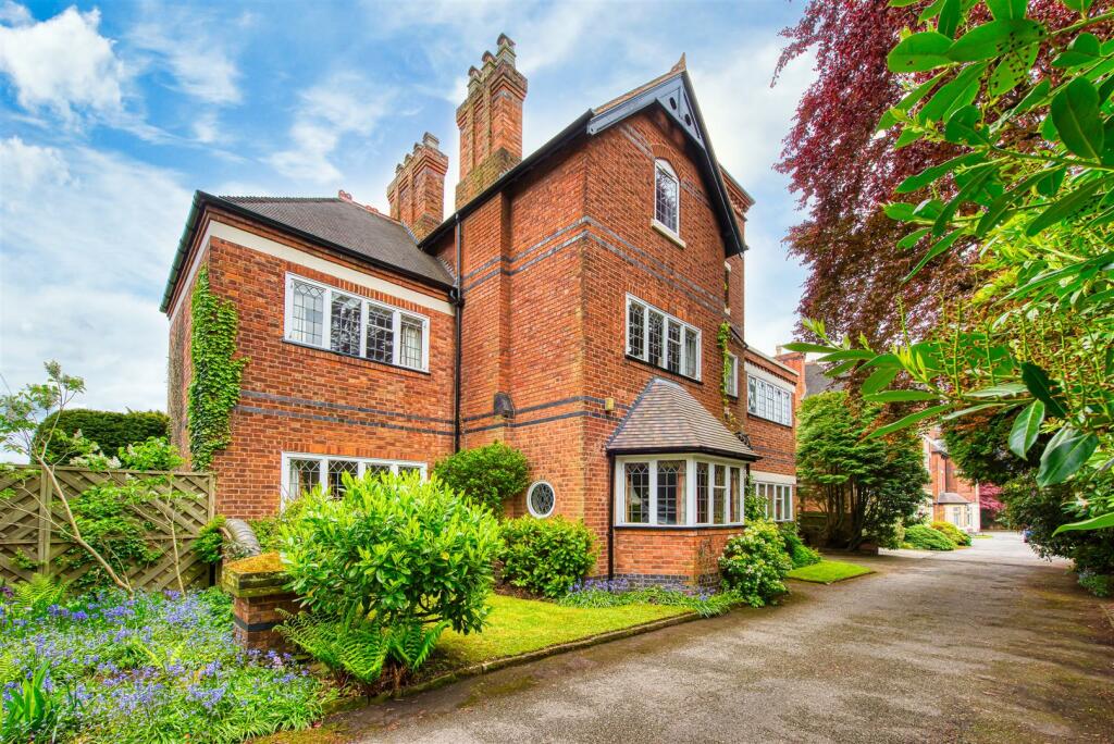 7 bedroom detached house for sale in Cheviot House, 20 Stockwell Road