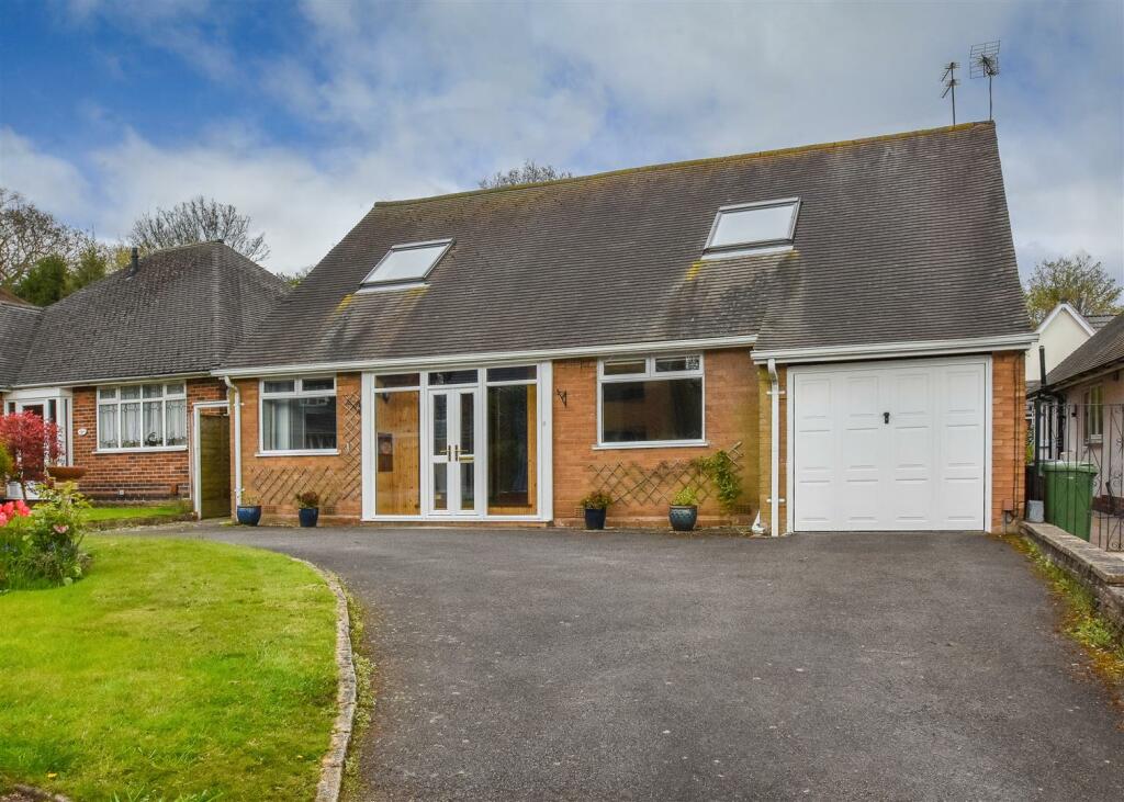 4 bedroom detached bungalow for sale in 38 Foley Avenue, Tettenhall