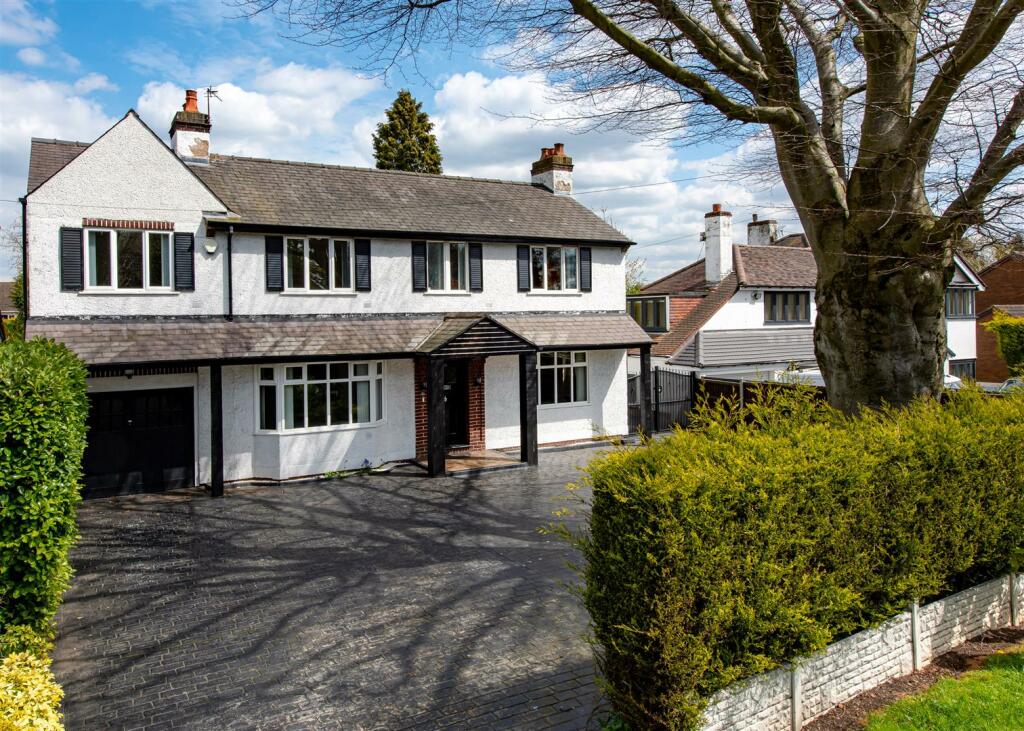5 bedroom detached house for sale in 94 Codsall Road, Tettenhall, Wolverhampton, WV6