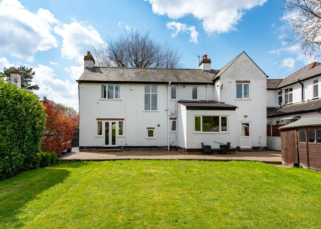 5 bedroom detached house for sale in 94 Codsall Road, Tettenhall, Wolverhampton, WV6