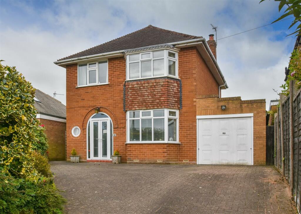 3 bedroom detached house for sale in 68 Clive Road, Pattingham