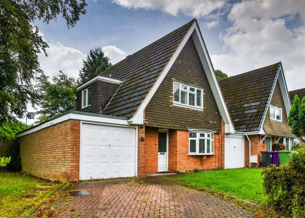3 bedroom detached house for sale in 64 Bantock Gardens, Finchfield, Wolverhampton, WV3