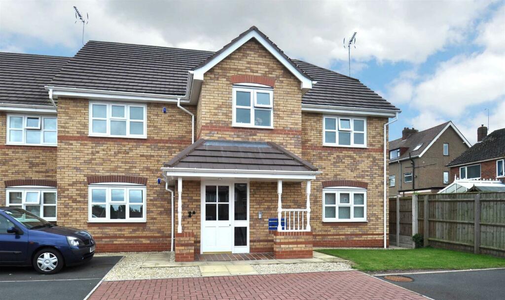 1 bedroom apartment for rent in 21 Court, Wombourne, South