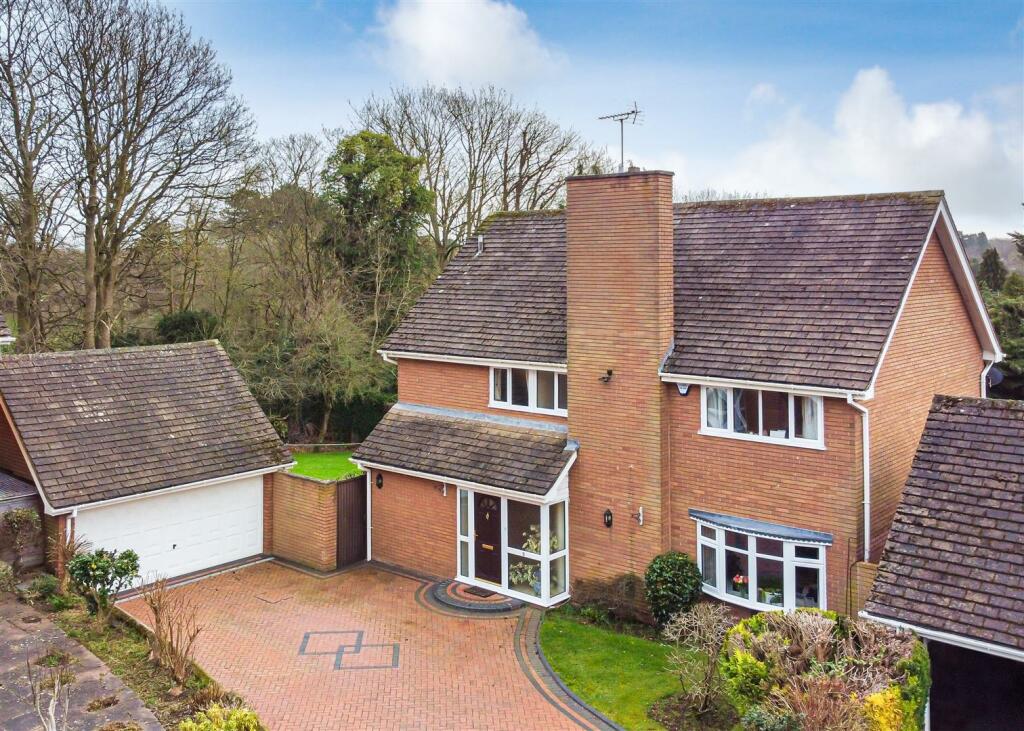 4 bedroom detached house for sale in 5 Mayswood Drive, Wightwick, WV6