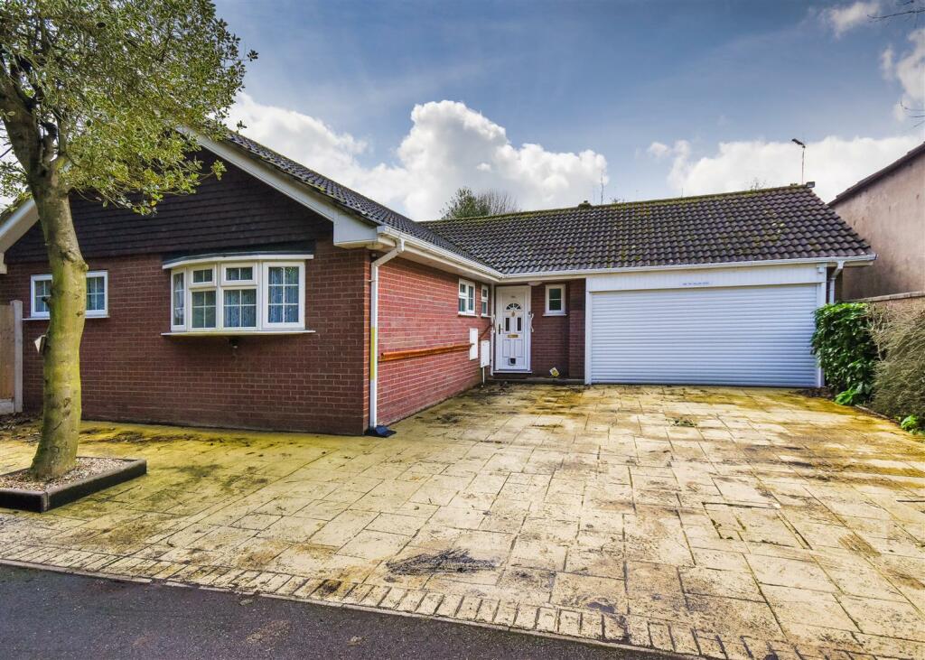 3 bedroom detached bungalow for sale in 28a Mount Road, Mount Road