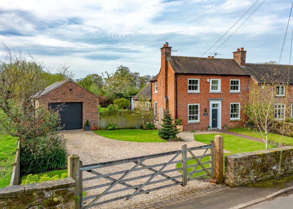 2 bedroom semidetached house for sale in The Little House, 7 Tong