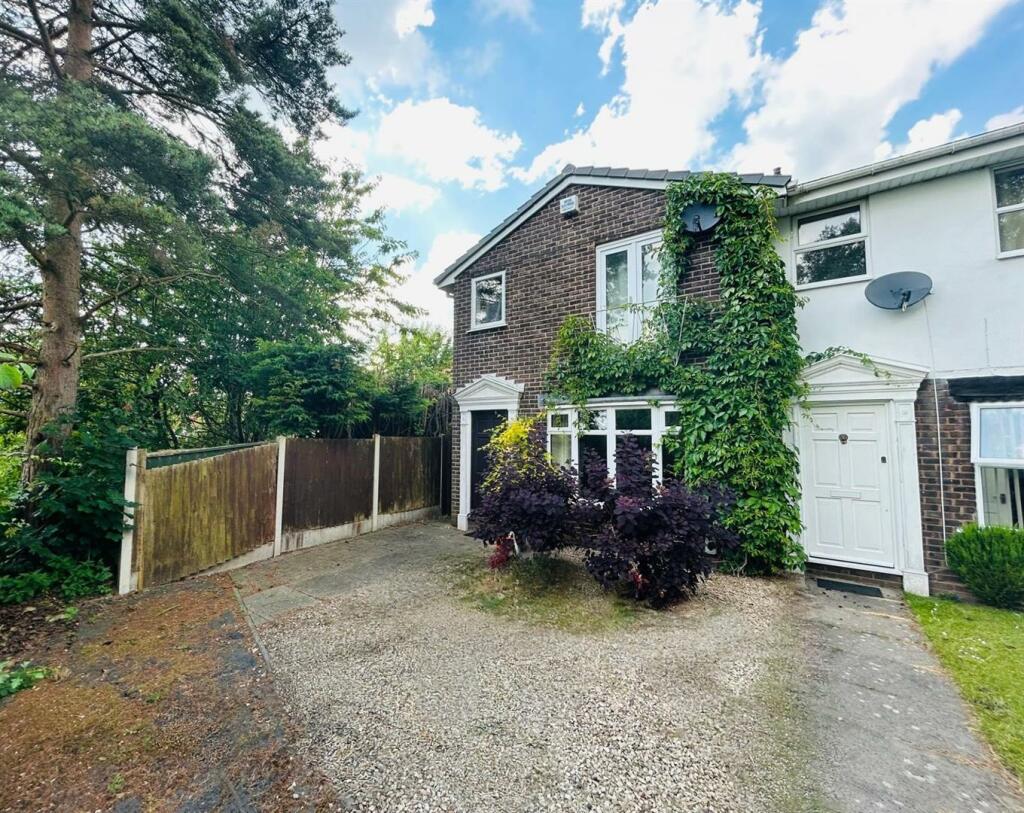 3 bedroom end of terrace house for rent in 40 The Meadlands, Wombourne, WV5