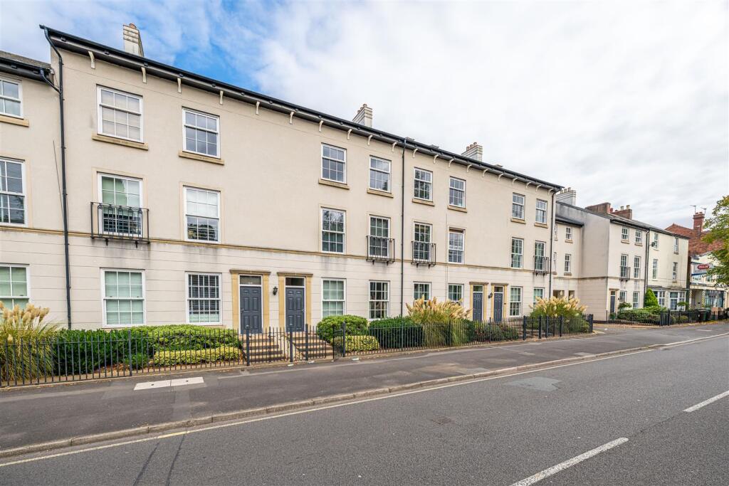 Main image of property: 54a Regency Mews, Compton Road, Wolverhampton, WV3 9PH