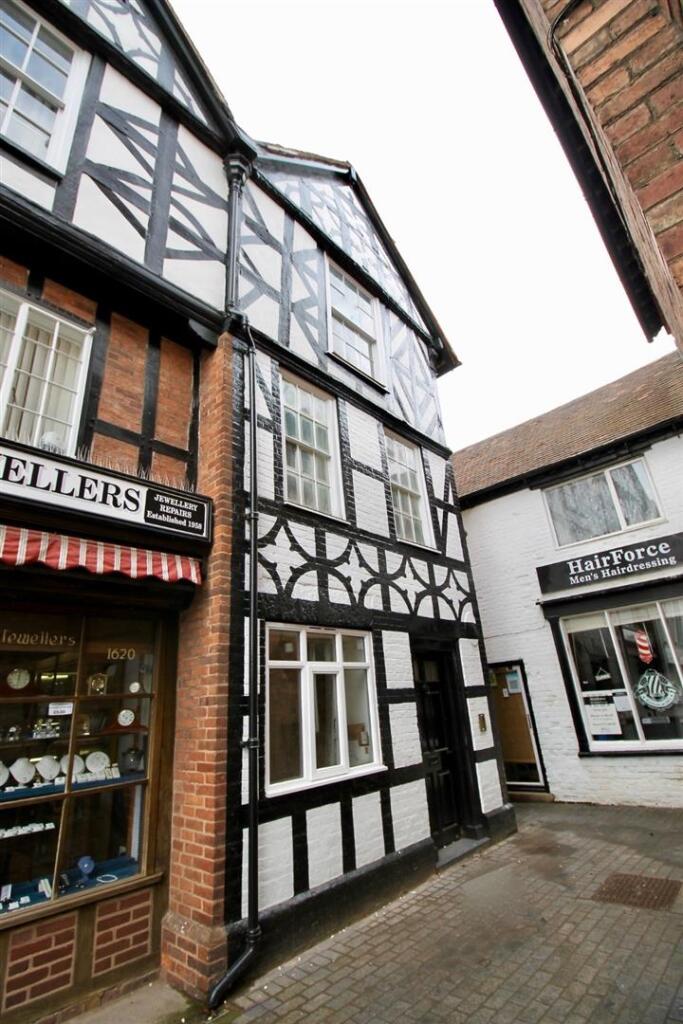 Main image of property: Flat 3, 3 High Street, Bridgnorth, WV16 4DB