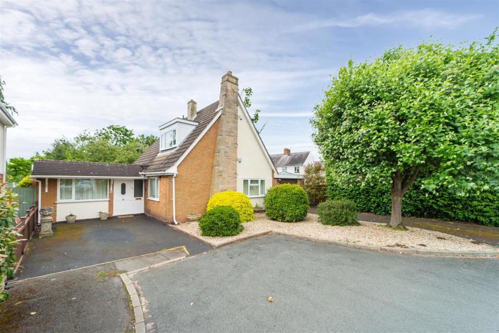 3 bedroom detached bungalow for sale in 8 The Orchard, Albrighton, WV7