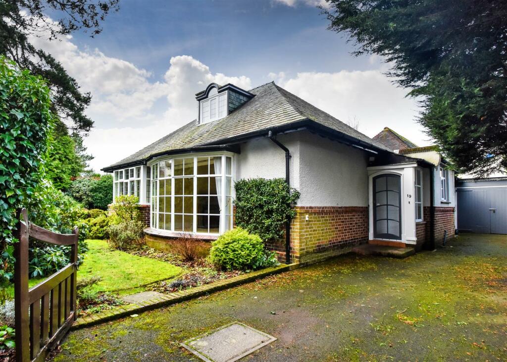 3 bedroom detached bungalow for sale in The Grey Cottage 19 Clifton