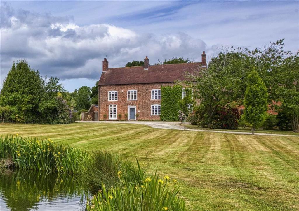 5 bedroom character property for sale in Cranmoor Farm, Wrottesley Park