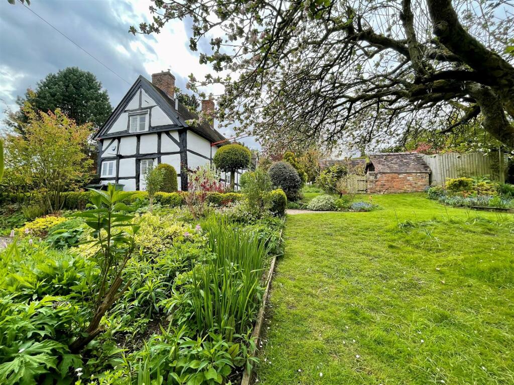 4 bedroom cottage for sale in Clovers, Stableford, Bridgnorth, WV15