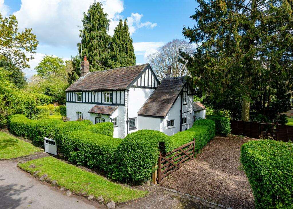 3 bedroom cottage for sale in The Croft, 120 Post Office Road, Seisdon