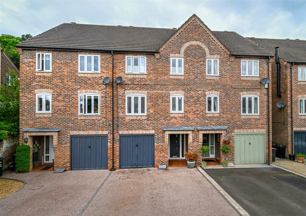 4 bedroom terraced house for sale in 22 Greyfriars, Bridgnorth, WV16