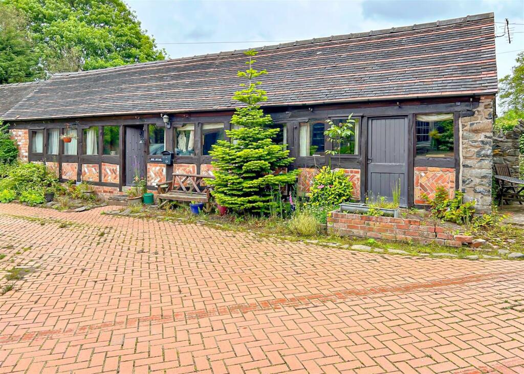2 bedroom barn conversion for sale in Rose Cottage, The Courtyard