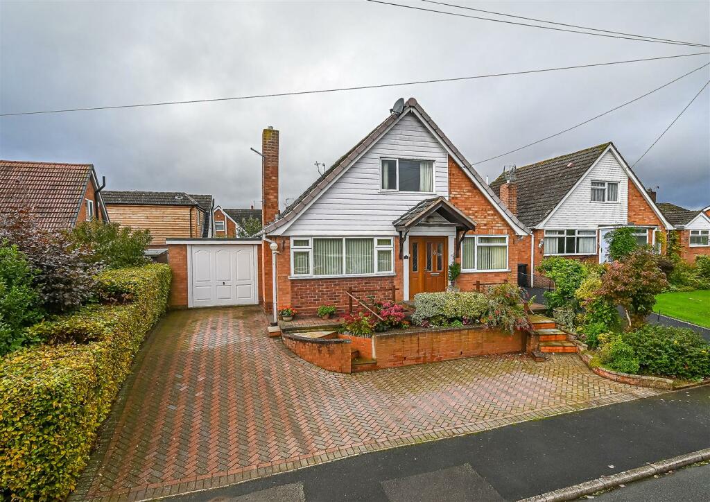 3 bedroom detached house for sale in 1 Greenfields Crescent, Bridgnorth, WV16