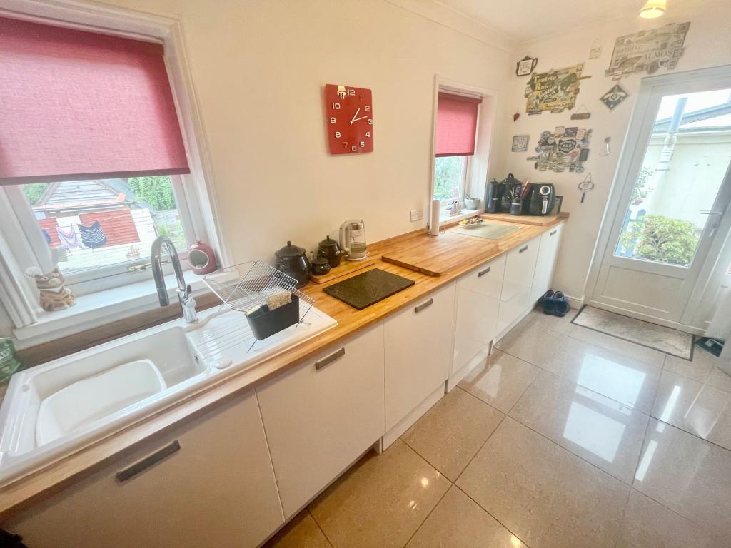 2 bedroom end of terrace house for sale in The Highway, New Inn