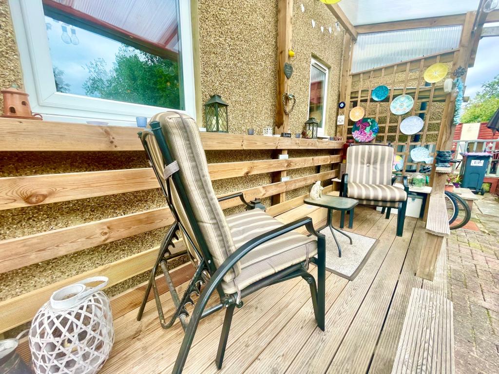 2 bedroom end of terrace house for sale in The Highway, New Inn