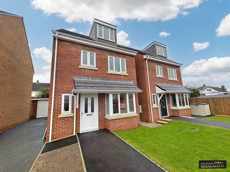4 bedroom detached house for sale in Celandine Close, Lodmoor, Weymouth