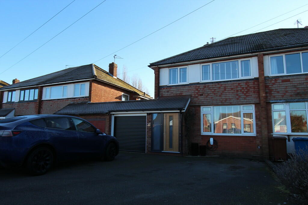 3 bedroom semidetached house for sale in Redlock Field, Lichfield, WS14