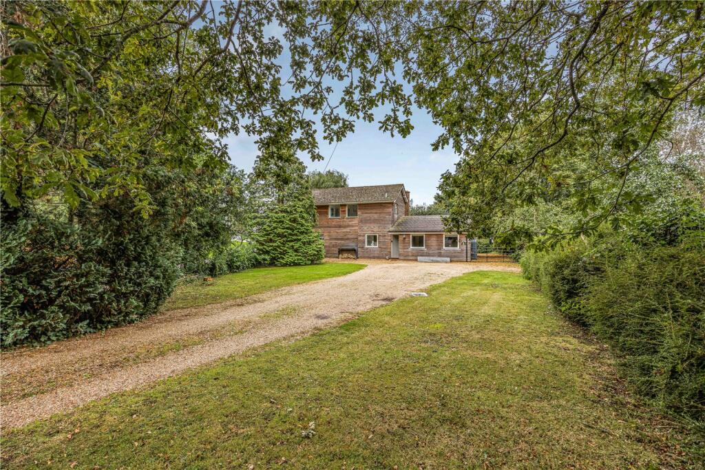 4 bedroom detached house for sale in Claypit Lane,