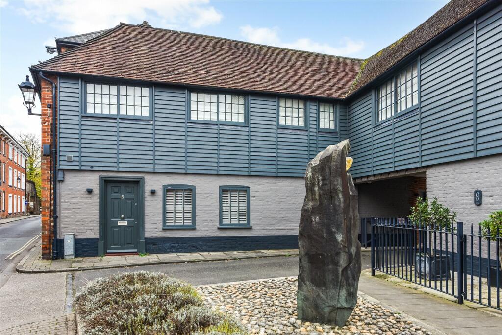 Main image of property: Little London, Chichester, PO19
