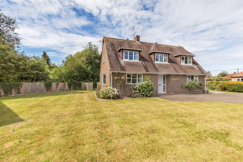 3 bedroom detached house for sale in Charlton, Chichester, West Sussex