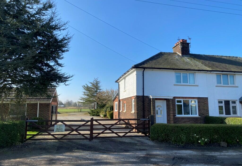 3 bedroom smallholding for sale in The Smallholdings, Millbank Lane