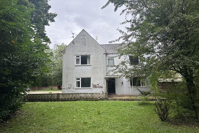 Main image of property: Mossley Hall Farm, Byrom Lane, Lowton, WA3