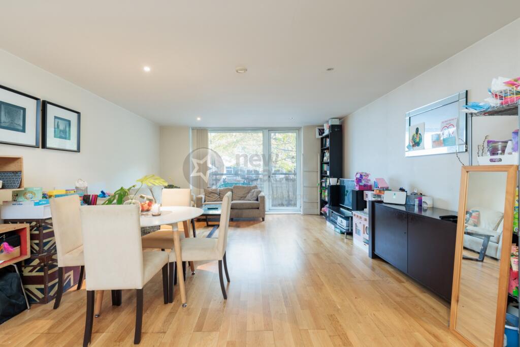 Main image of property: Drayton Park, Highbury, N5