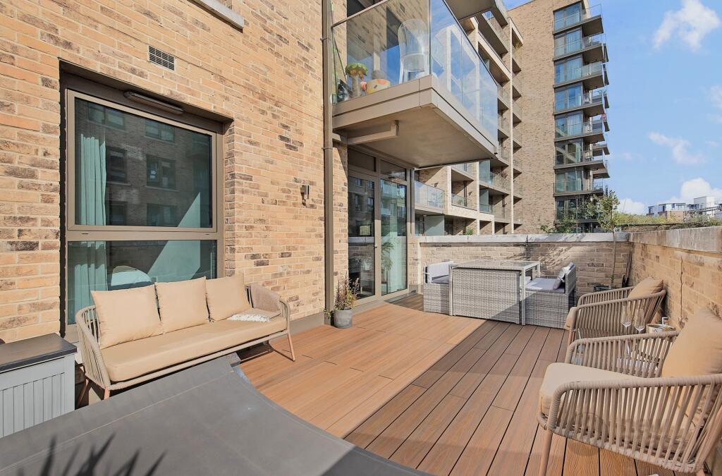 Main image of property: Sirus House, Hemming Street, Bethnal Green, E1