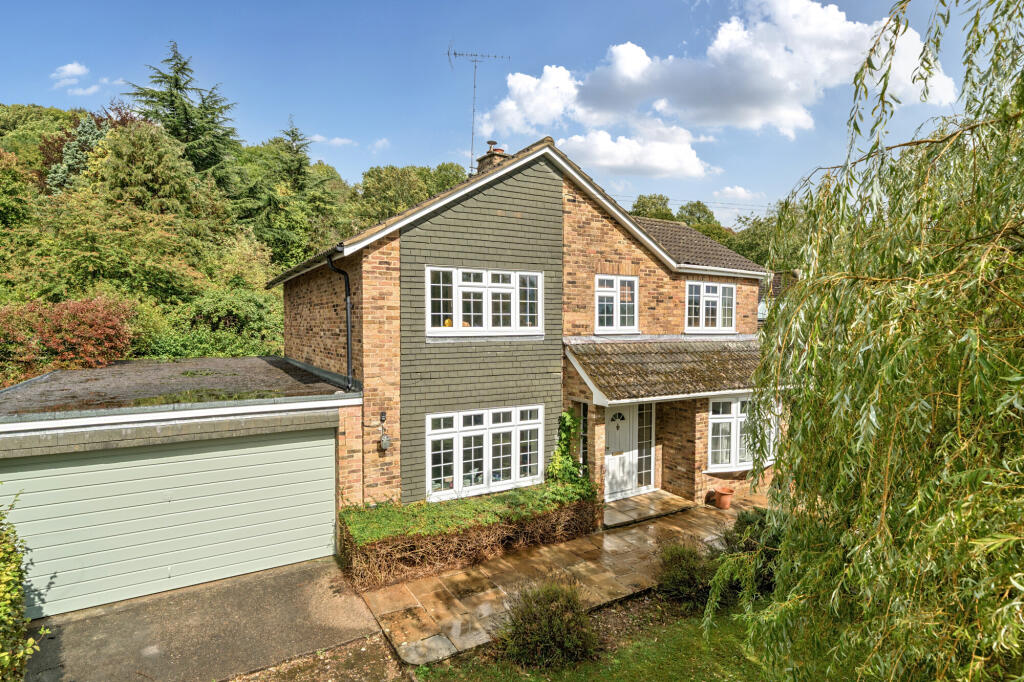 Main image of property: Pednor Road, Chesham, HP5