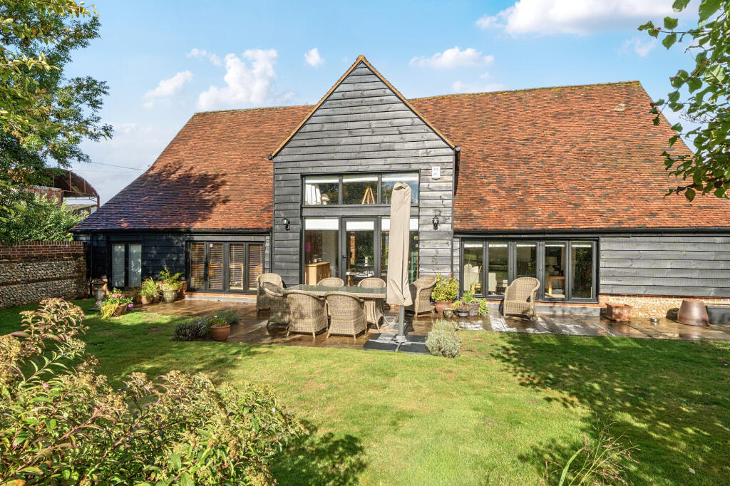 Main image of property: Chesham Road, Bellingdon, HP5