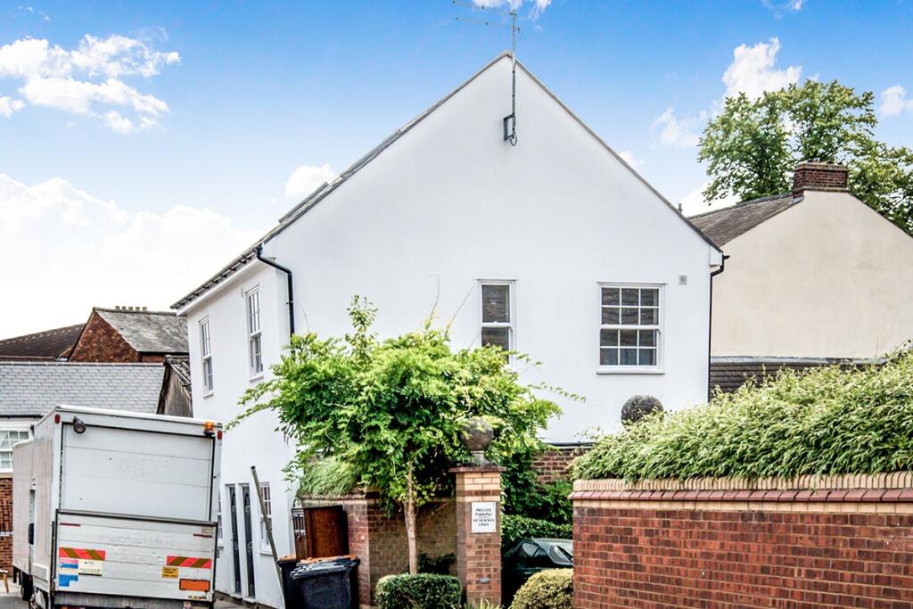 2 bedroom flat for rent in Tavistock Place, Bedford, MK40