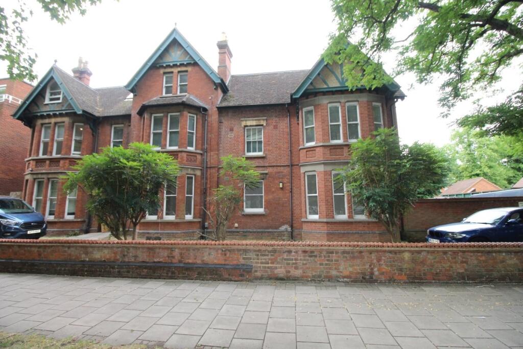 Main image of property: De Parys Avenue, Bedford, Bedfordshire, MK40
