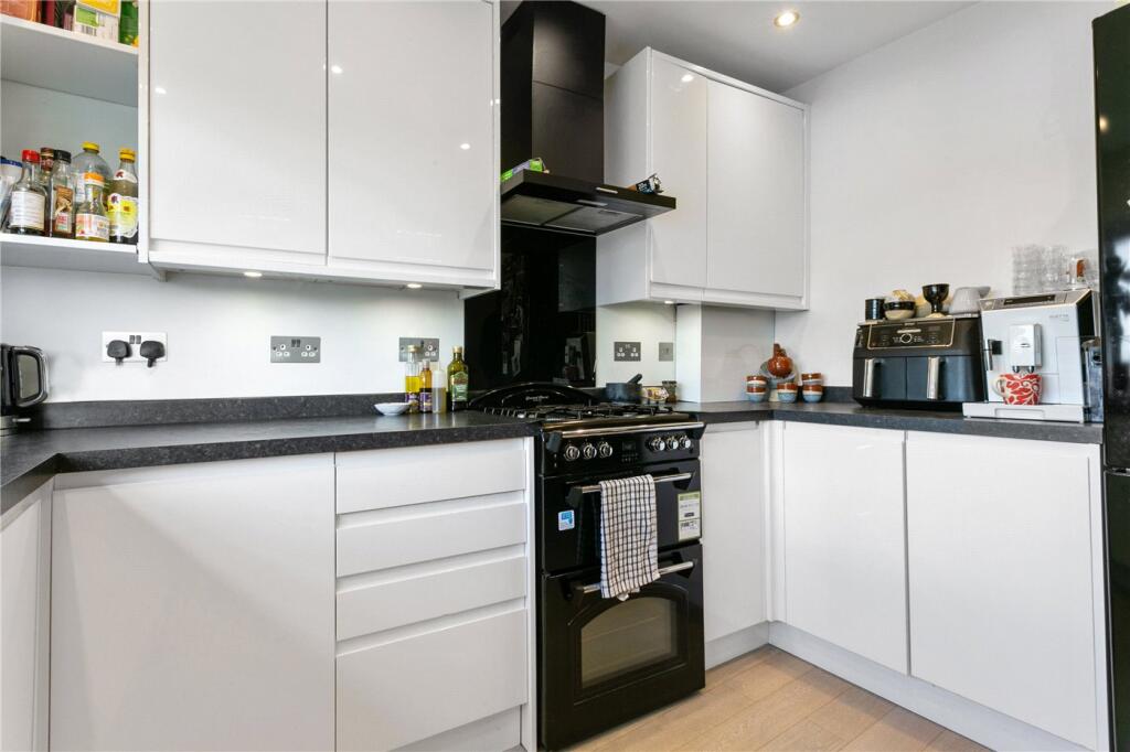 Main image of property: Mile End Road, London, E1
